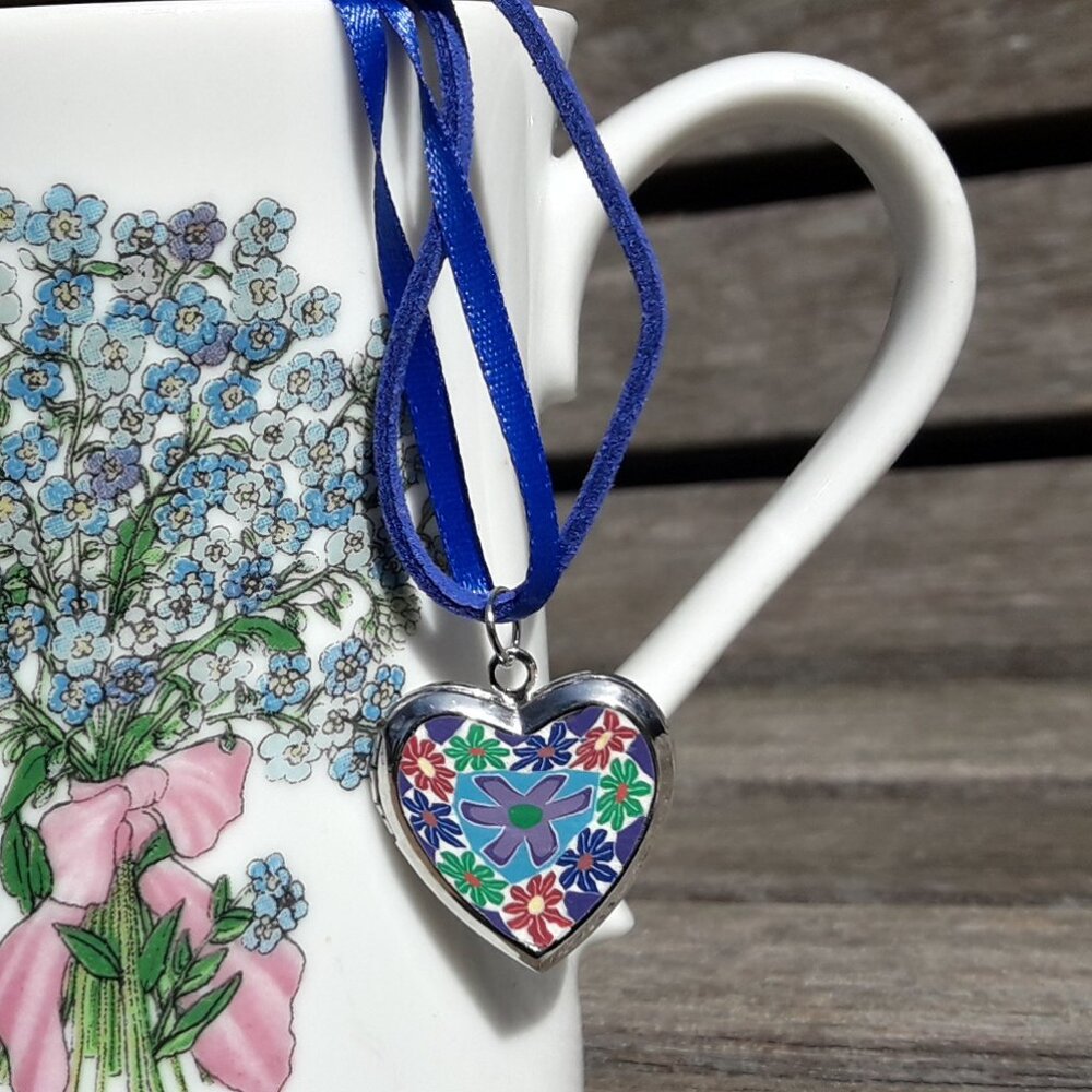 🩷 Locket Pendant Necklace Heart Shaped Murano Italy Millefiori Glass - Picture 5 of 14